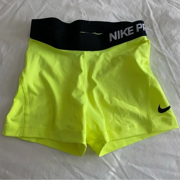 Nike Pro Shorts and Long Sleeve Bundle - Picture 4 of 7